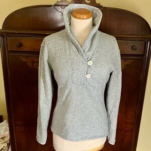 The North Face fashion forward Gray Sweater